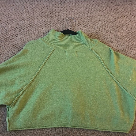 Cropped Urban Outfitters Turtleneck Sweater Size M - Picture 6 of 7